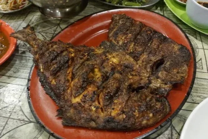 Lauk Pauk: Savor Local Flavors in Cilacap's Heart